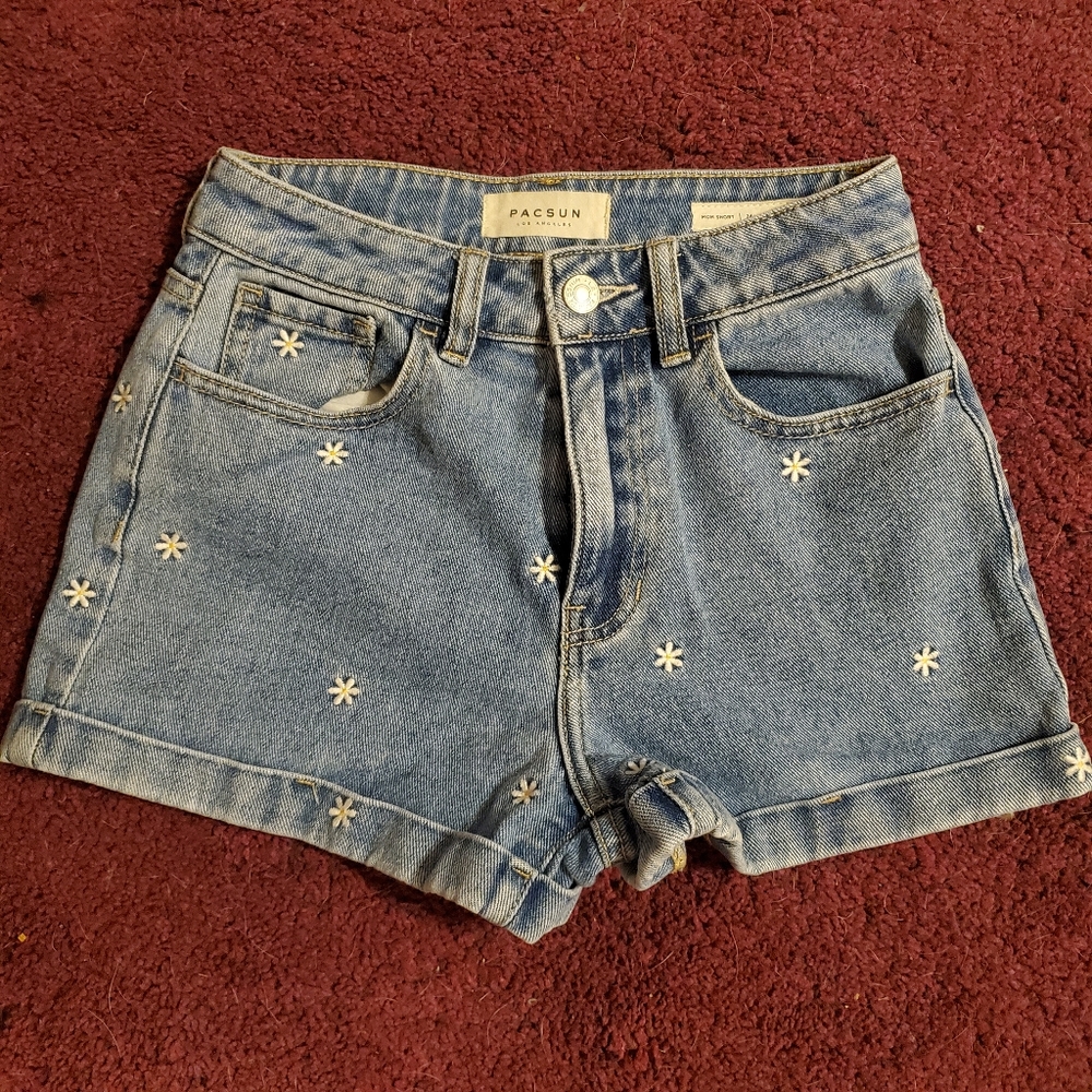 pacsun flower mom shorts!